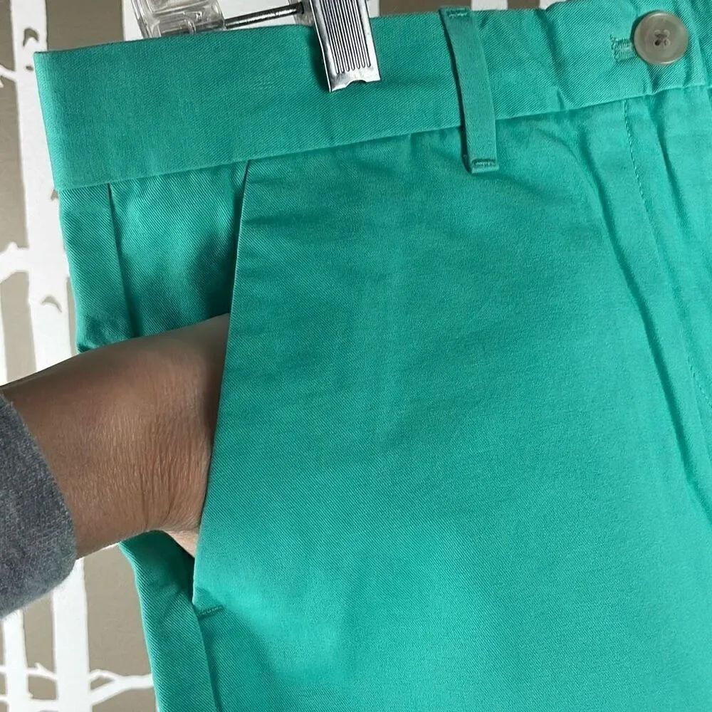 NEW GAP Summer Short 4 - Picture 3 of 9